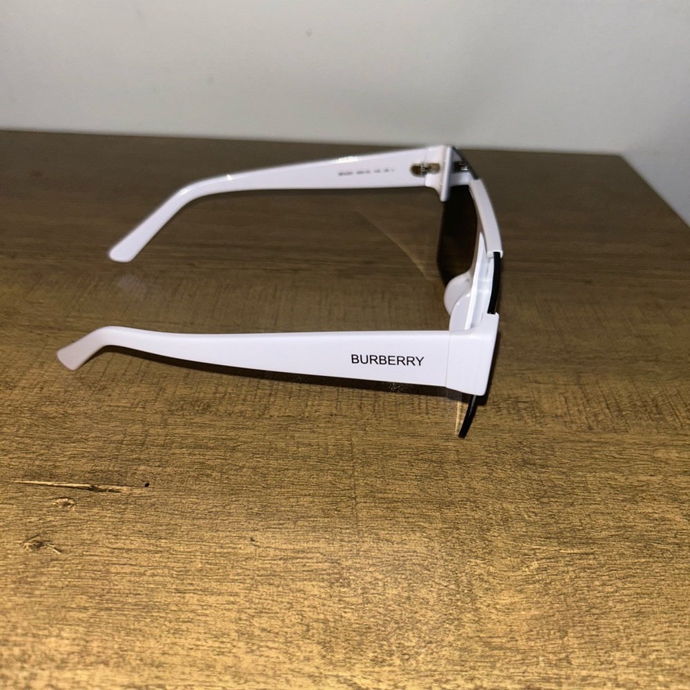 Men’s Burberry Sunglasses BE 4291 White Rectangle Sunglasses Burberry Lens - Picture 7 of 9